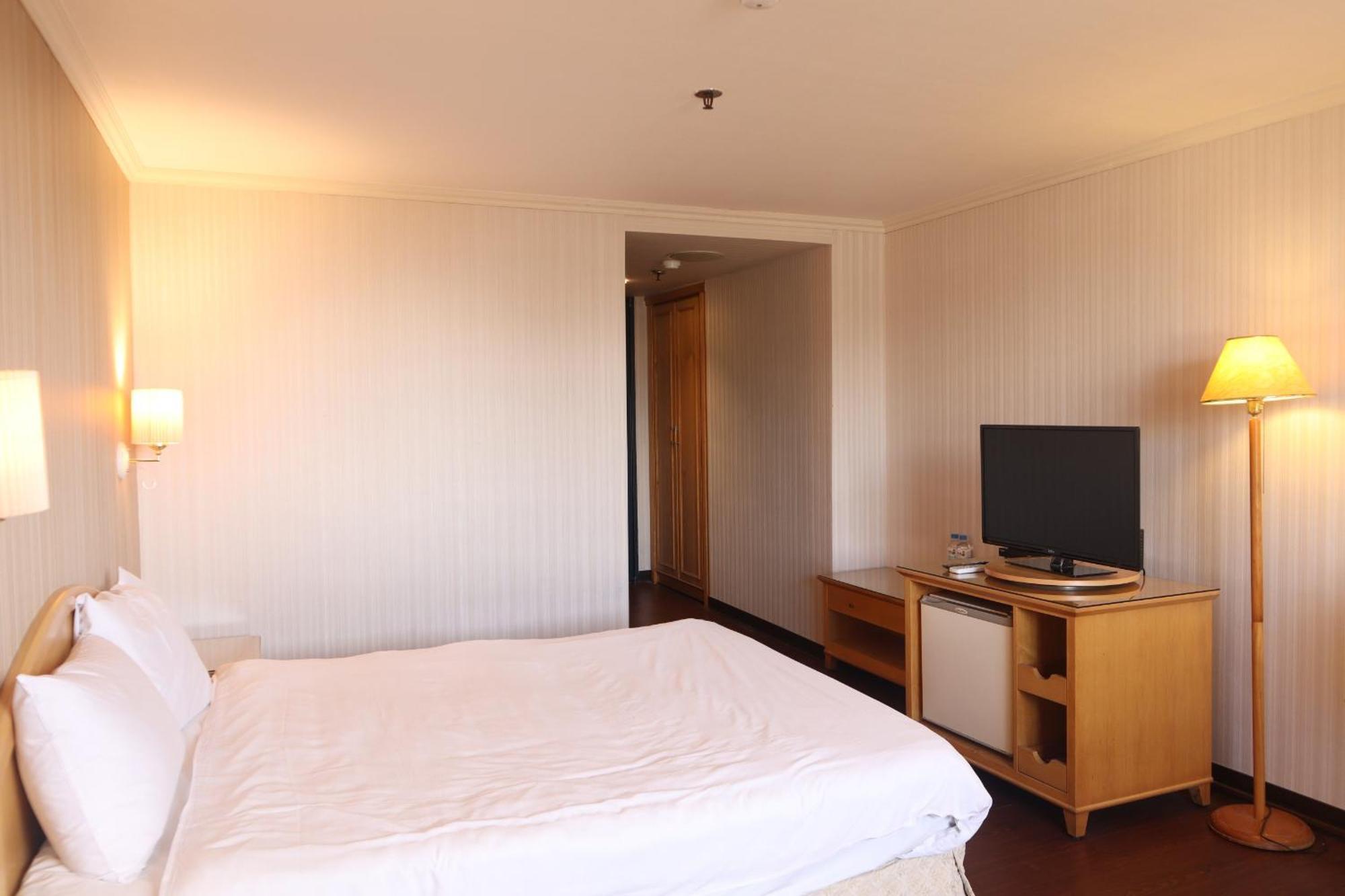 Hermes Hotel Hsinchu Esterno foto